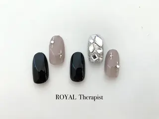 ネイル 【尾下】 ロイヤル•セラピストのネイルデザイン