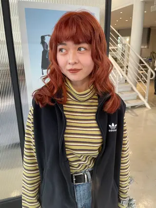 ミディアム カラー tomo🍒パーマ ハイトーン似合わせのヘアスタイル