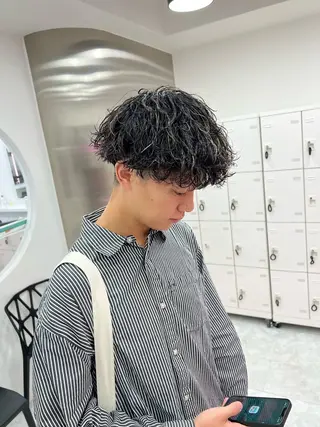 ミディアム パーマ メンズ メンズパーマ特化 TAIGAのヘアスタイル