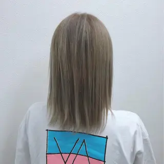 ミディアム カラー ヤナ マネージャーのヘアスタイル