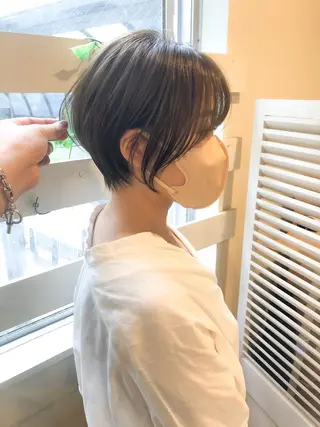 ショート コテ巻き風パーマ /志村大成のヘアスタイル