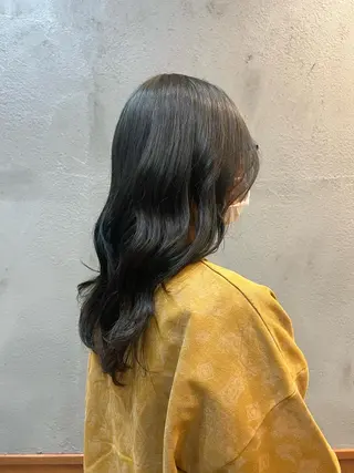 セミロング カラー 目黒 彩花のヘアスタイル