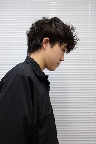 ショート カラー パーマ メンズ メンズ専門ブリー チカラー⚡️リュウジのヘアスタイル