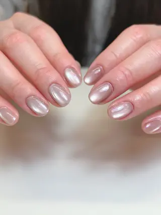 ネイル 透灯 TOUTOU 🪄のネイルデザイン