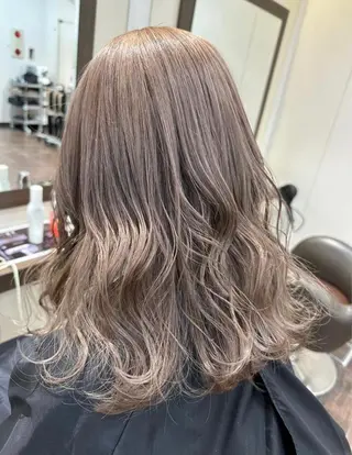 ミディアム カラー 髪質改善 ネイル コトミ🐸のヘアスタイル