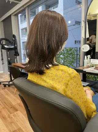 ミディアム レイヤーカット、 大人可愛い　中村美羅のヘアスタイル