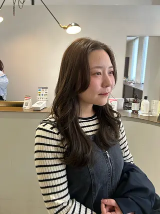セミロング カラー オリーブベージュ/ ブリーチなし透明感のヘアスタイル