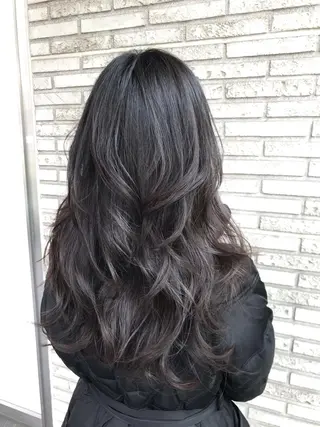ロング 大石 さやかのヘアスタイル