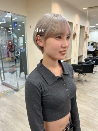 ショート カラー 初めてのショート お任せください✂️のヘアスタイル