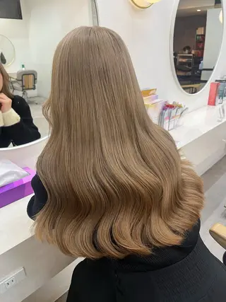 ロング カラー 🦋Yui🦋透明感 /ベージュ/Wカラーのヘアスタイル