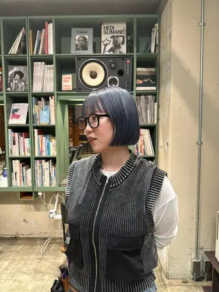 ショート カラー 渡辺 彩乃のヘアスタイル