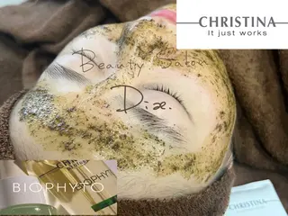 BeautySalonDīæ.(ディーア)所属・Shiori ネイル×エステのネイルデザイン