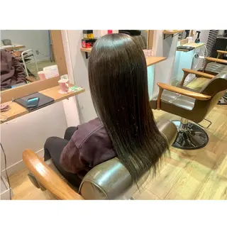 ロング カラー ツキダテ ユイのヘアスタイル