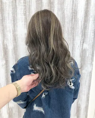 ロング カラー 横浜ブリーチムラ直し ハイトーン/ブリーチのヘアスタイル