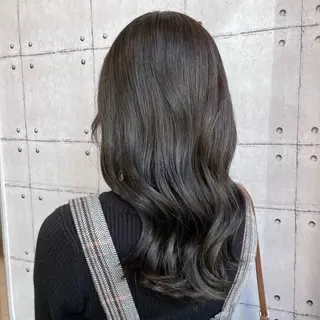 ロング カラー 羽鳥 希渚のヘアスタイル