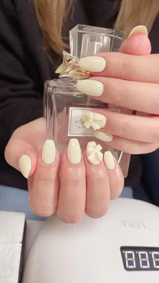 ミディアム カラー ネイル Petite Cannelleのネイルデザイン