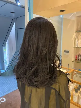 セミロング カラー 三代 ゆりあのヘアスタイル
