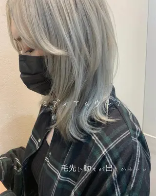 ミディアム ヘアアレンジ 今村公介 ブリーチ特化、派手髪のヘアスタイル