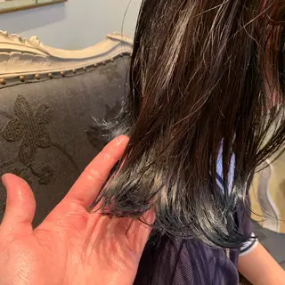 ショート SAKINO. ベージュカラーのヘアスタイル