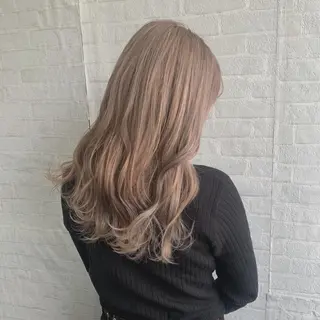 ロング カラー 袴田 伊代のヘアスタイル