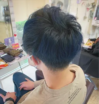カラー メンズ 井上 花音のヘアスタイル