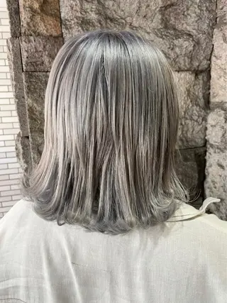 ミディアム カラー 蓮見  友里のヘアスタイル