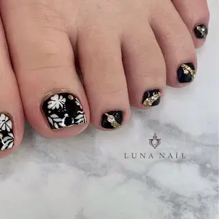 ネイル アトリエ　ミモザ所属・いまむら あかりのネイルデザイン