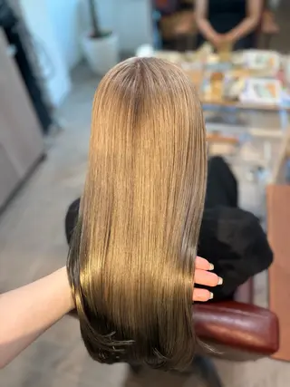 ロング カラー 檜山 知可子のヘアスタイル