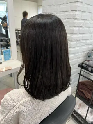 セミロング 【暖色カラー特化】 中山由梨のヘアスタイル