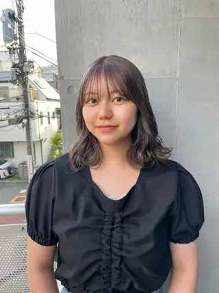 カラー ミルクティーベージュ ブリーチ🖤サヤカのヘアスタイル