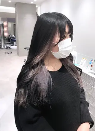 ロング カラー サキ🤍ハイトーン 🩰くびれ巻きヘアのヘアスタイル