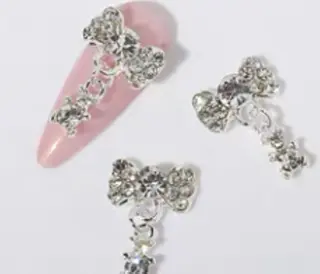 ネイル はぴねす所属・横浜 美夢のネイルデザイン