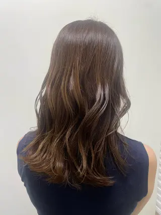 セミロング 韓国風骨格カット 艶カラー🩶髙林夏美のヘアスタイル