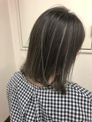 カラー メンズハイトーン メンズバレイヤージュのヘアスタイル