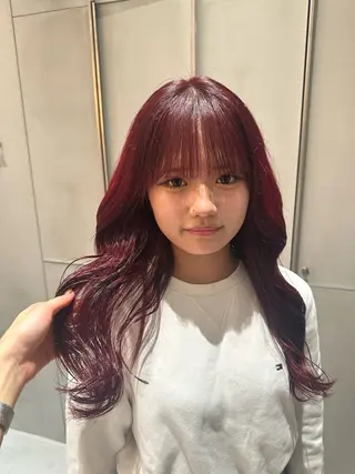 セミロング カラー ミオ💎ショート 透ける暗髪のヘアスタイル