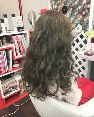 ロング カラー 岩谷/ブリーチ 🪽透明感カラーのヘアスタイル