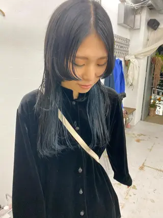 ロング カラー qiie/ワンカラー インナーカラーのヘアスタイル