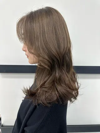 セミロング カラー 寺山 佳貴のヘアスタイル