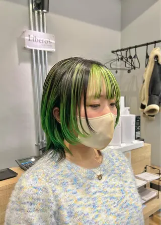 ショート カラー ブリーチ毛の縮毛矯正 ハイトーン/岡本智樹のヘアスタイル