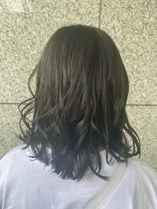 カラー & kuのヘアスタイル