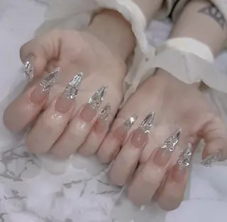 ネイル Queens みなみのネイルデザイン