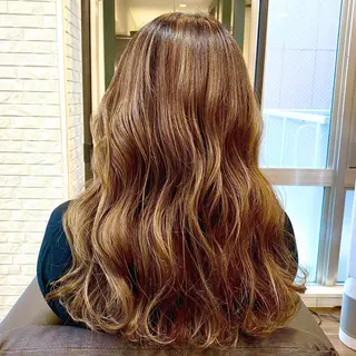 ロング カラー 伊藤 さやかのヘアスタイル
