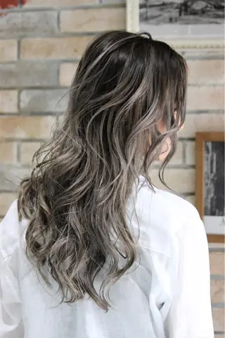 ロング カラー ヘアアレンジ VIM hairおもろまち店のヘアスタイル