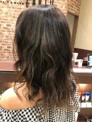 カラー カワサキ ヒナコのヘアスタイル