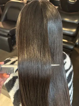 セミロング elu あやね 🤍🫧カラーモデルのヘアスタイル