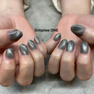 ネイル シンプリーワン 渋谷店🪄MOENAのネイルデザイン