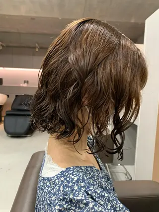 ミディアム カラー パーマ ボブパーマコテ巻き風 パーマNo1深江秀平のヘアスタイル