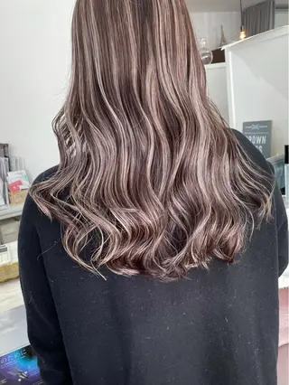 ロング Lit.豊橋 夏目のヘアスタイル