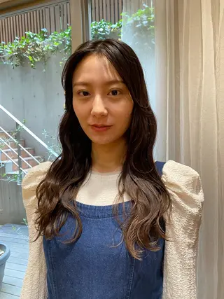 セミロング 大人可愛い♡コテ巻き パーマ🌼杉田 萌恵のヘアスタイル
