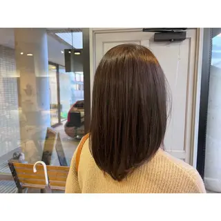 セミロング カラー ツキダテ ユイのヘアスタイル